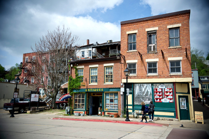 Photo of an antique shop in the historic city of Galena, Illinois