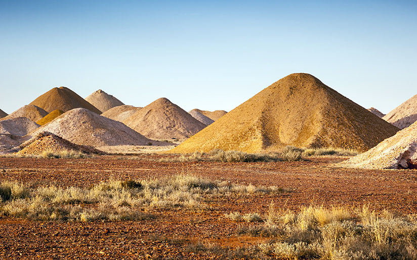 Photo of opal-mining landscape in Coober Pedy