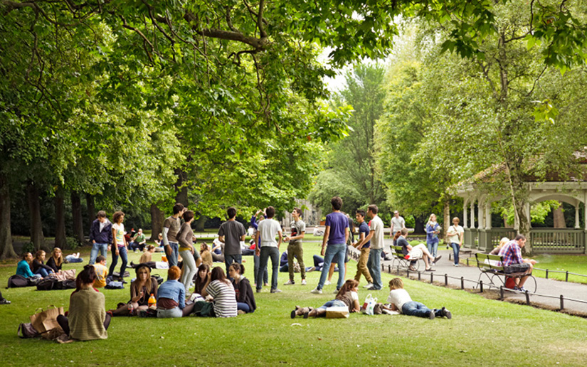 Photo of people in St. Stephen’s Green – a public park in Dublin